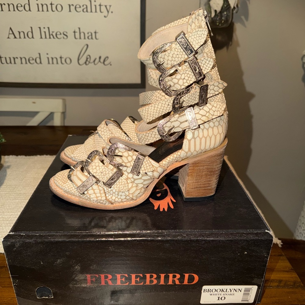 Freebird Brooklyn Cream Buckle Sandals - Picture 3 of 8